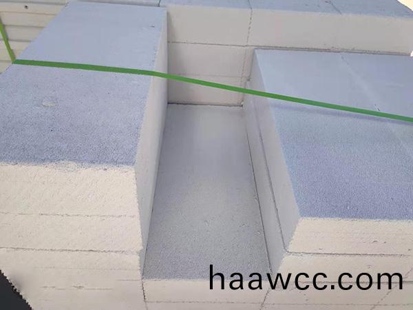 自保溫蒸(zheng)壓砂加氣混凝土砌(qi)塊