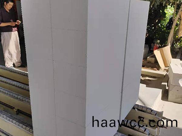 自保溫蒸壓砂加(jia)氣混凝土砌塊